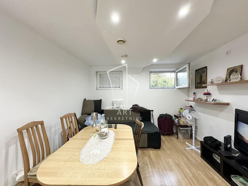 Stan na prodaju u Beogradu, Zemun, jednoiposoban, 45m2, cena 59900 evra