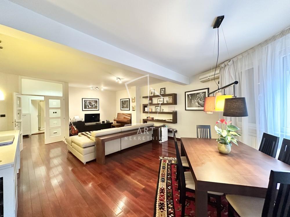 Stan na prodaju u Beogradu, Vračar, troiposoban, 103m2, cena 429000 evra