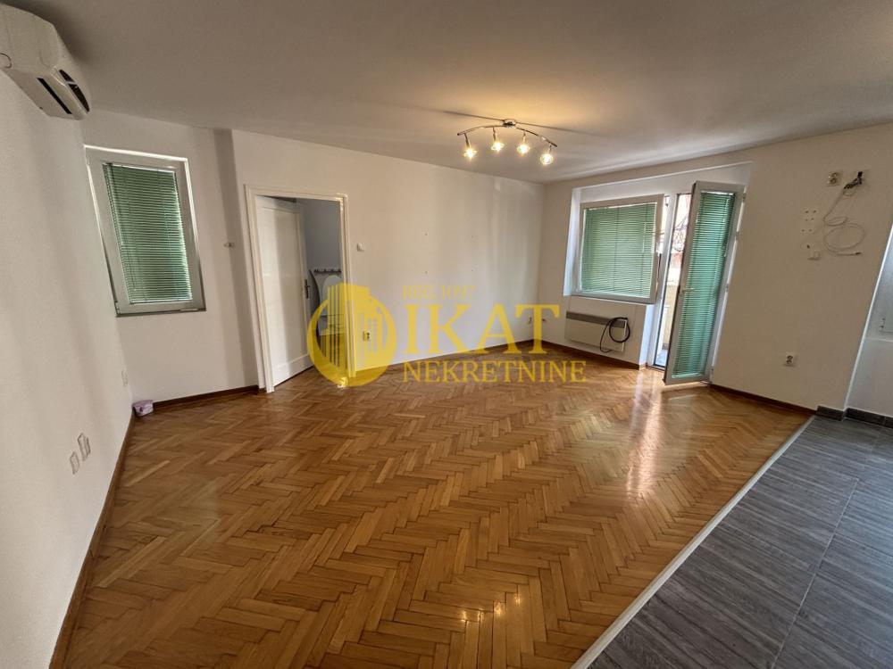 Stan na prodaju u Beogradu, Vukov spomenik, dvosoban, 60m2, cena 240000 evra