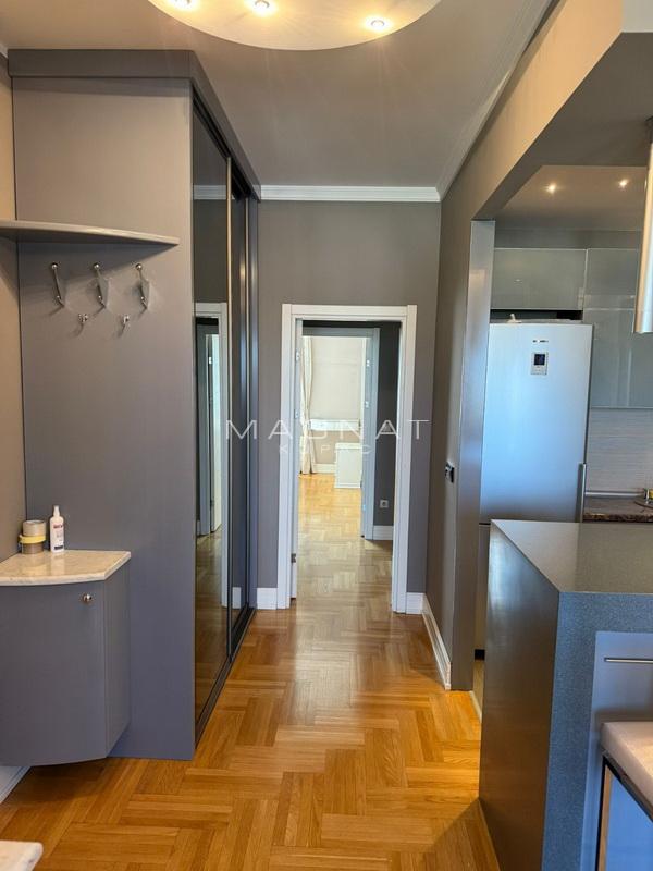 Stan na prodaju u Beogradu, Crveni Krst, dvoiposoban, 61m2, cena 339900 evra