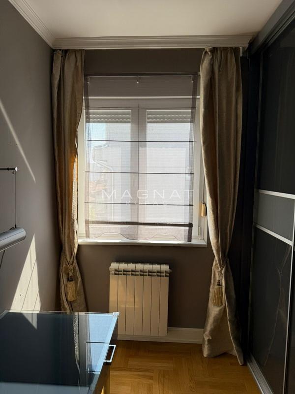 Stan na prodaju u Beogradu, Crveni Krst, dvoiposoban, 61m2, cena 339900 evra