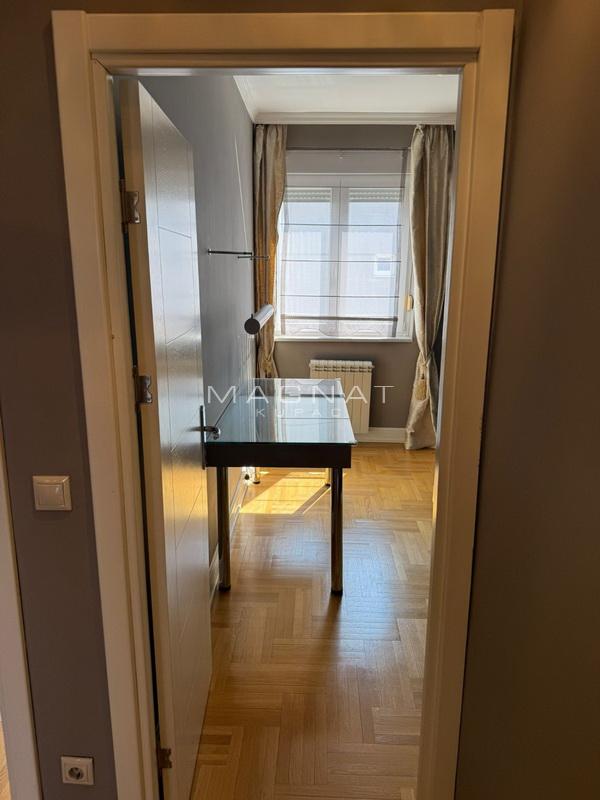 Stan na prodaju u Beogradu, Crveni Krst, dvoiposoban, 61m2, cena 339900 evra