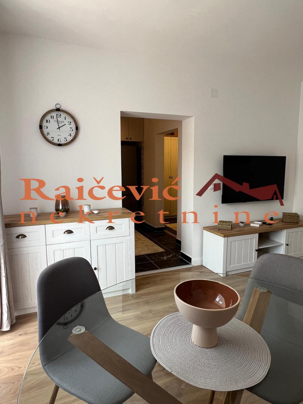 Stan na prodaju u Beogradu, Novi Beograd blok 8 (Paviljoni), jednosoban, 30m2, cena 139500 evra
