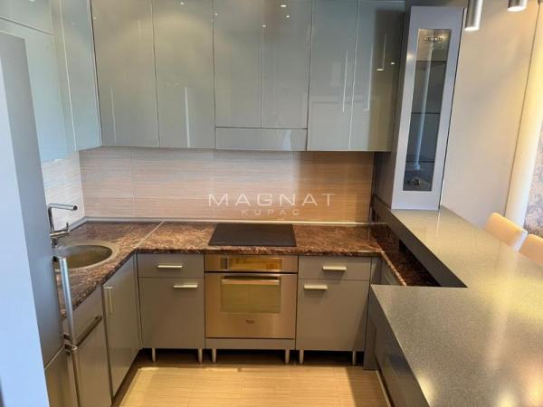 Stan na prodaju u Beogradu, Crveni Krst, dvoiposoban, 61m2, cena 339900 evra