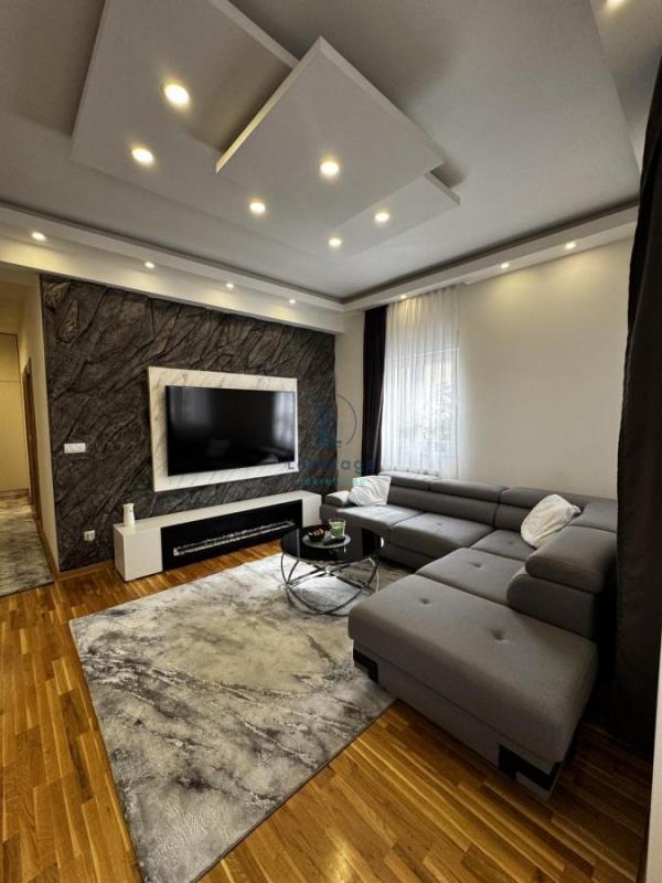 Stan na prodaju u Beogradu, Kaluđerica, cetvorosoban, 76m2, cena 178000 evra