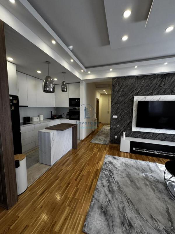 Stan na prodaju u Beogradu, Kaluđerica, cetvorosoban, 76m2, cena 178000 evra