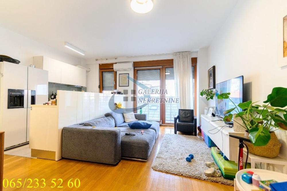 Stan na prodaju u Beogradu, Vračar, dvosoban, 65m2, cena 412000 evra