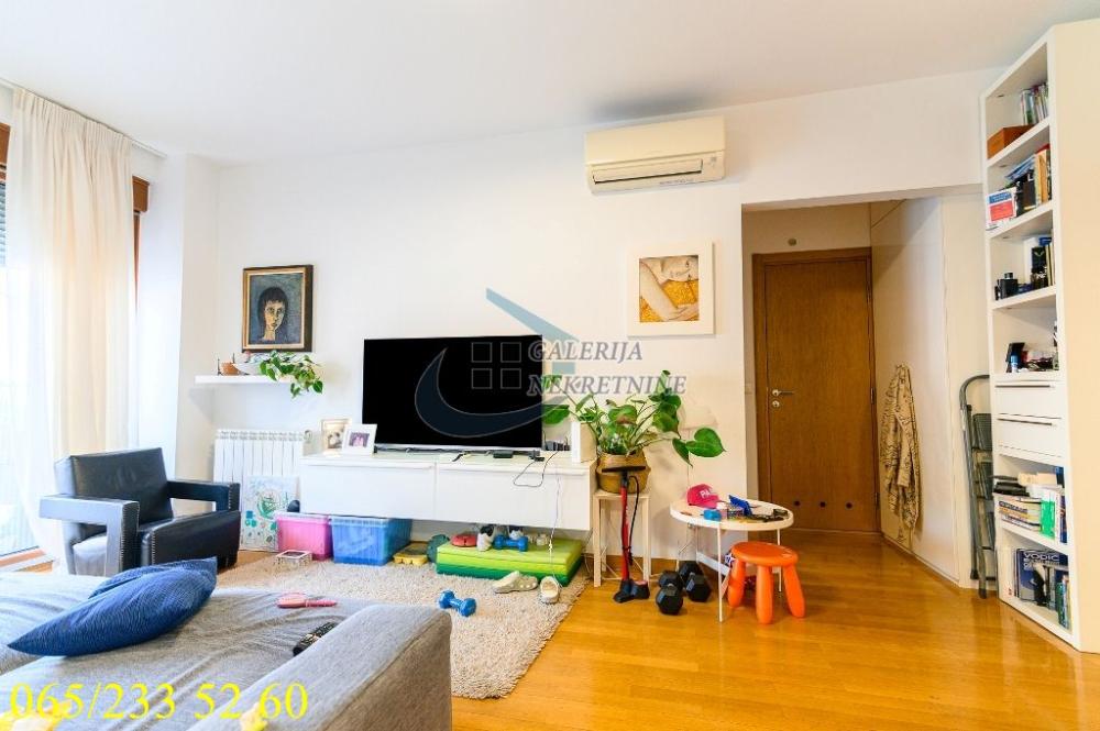 Stan na prodaju u Beogradu, Vračar, dvosoban, 65m2, cena 412000 evra