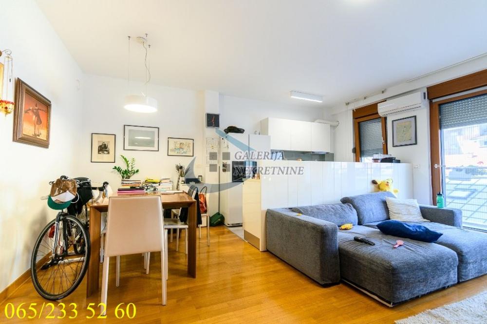 Stan na prodaju u Beogradu, Vračar, dvosoban, 65m2, cena 412000 evra