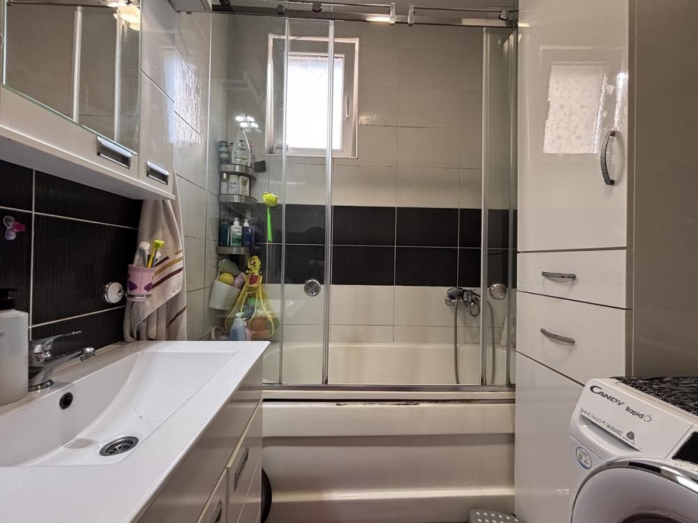 Stan na prodaju u Beogradu, Krnjača, 64m2, cena 155000 evra