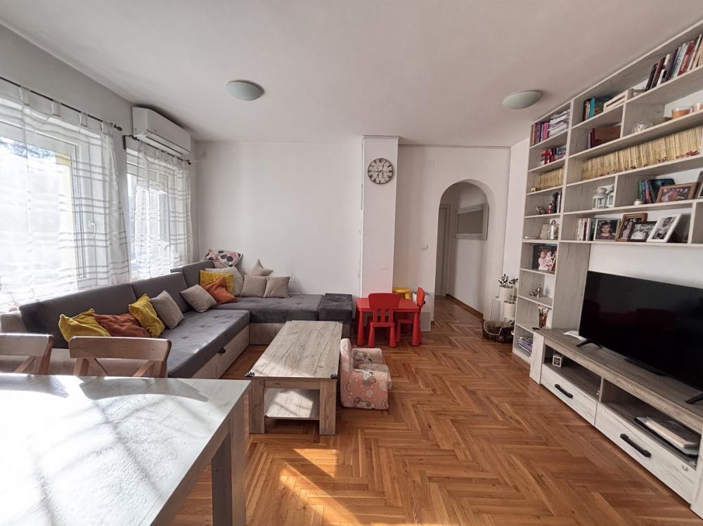 Stan na prodaju u Beogradu, Krnjača, 64m2, cena 155000 evra