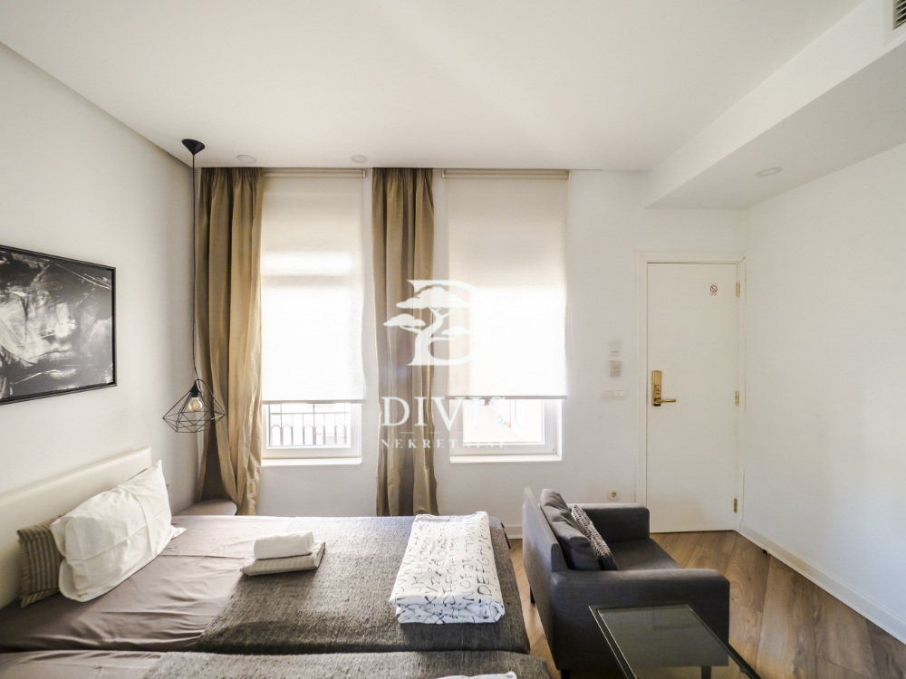Stan na prodaju u Beogradu, Stari grad,Knez Mihailova, trosoban, 74m2, cena 479000 evra