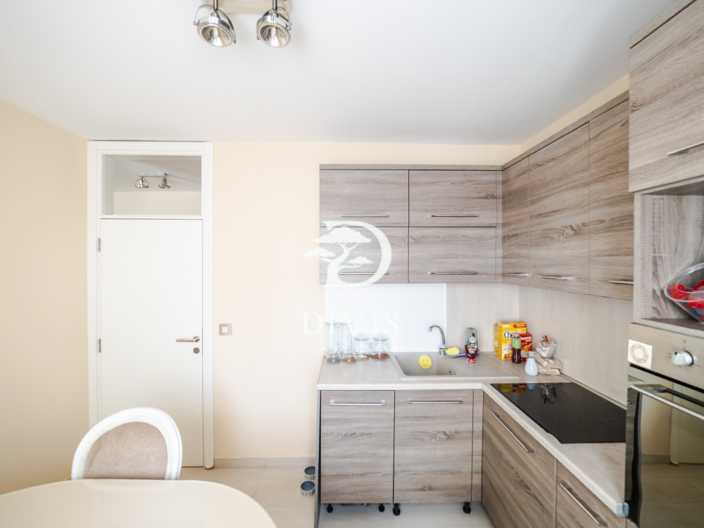 Stan na prodaju u Beogradu, Voždovac, trosoban, 80m2, cena 295000 evra