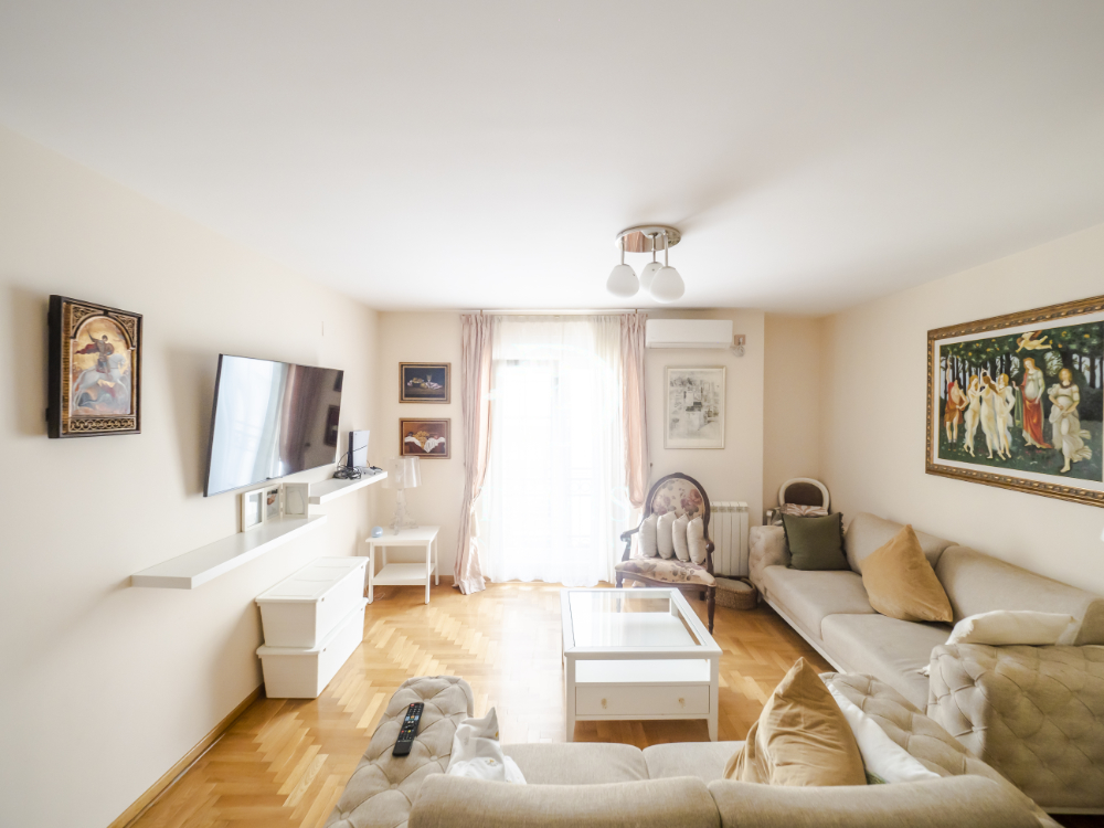 Stan na prodaju u Beogradu, Voždovac, trosoban, 80m2, cena 295000 evra