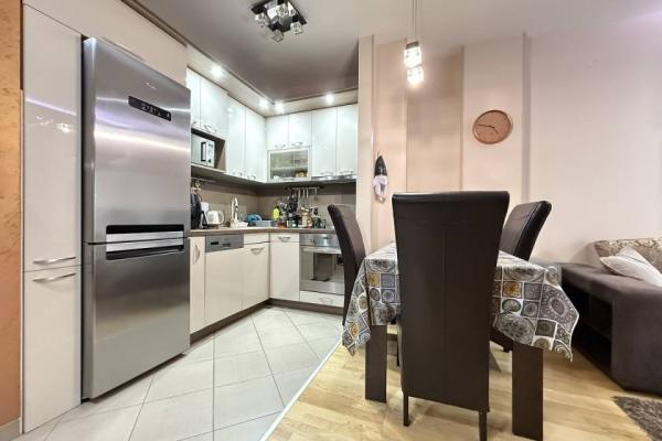 Stan na prodaju u Beogradu, Đeram pijaca, dvosoban, cena 185000 evra
