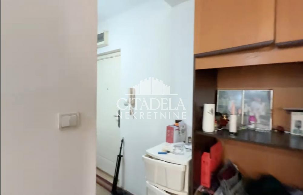 Stan na prodaju u Beogradu, Petlovo brdo, 31m2, cena 58900 evra