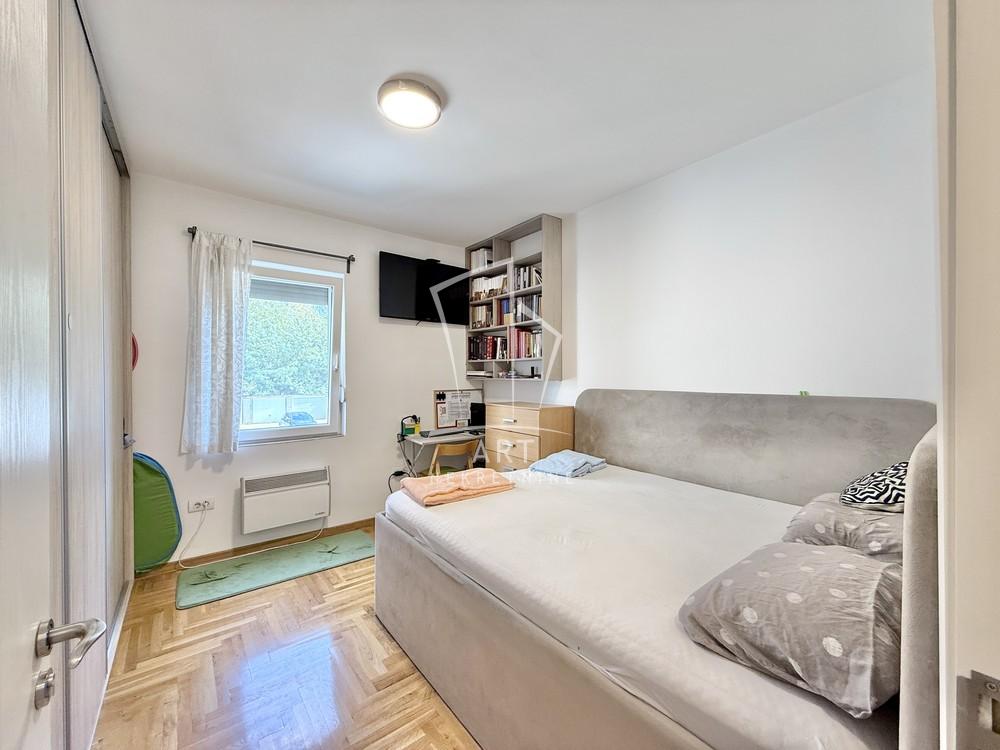 Stan na prodaju u Beogradu, Palilula, trosoban, 64m2, cena 155000 evra