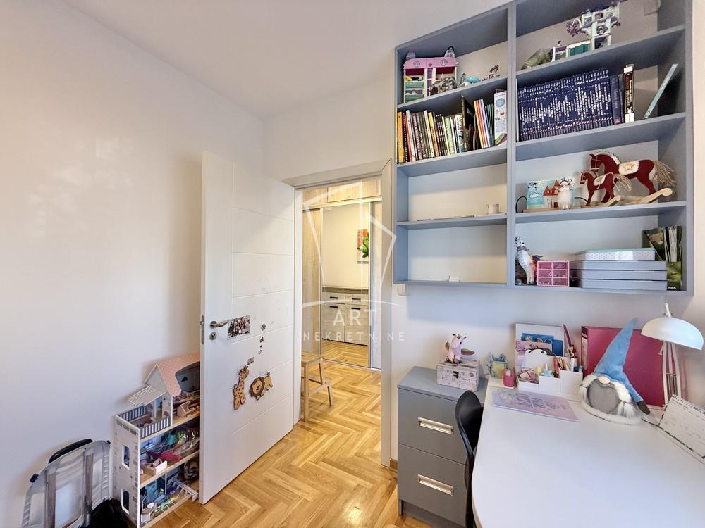 Stan na prodaju u Beogradu, Palilula, trosoban, 64m2, cena 155000 evra