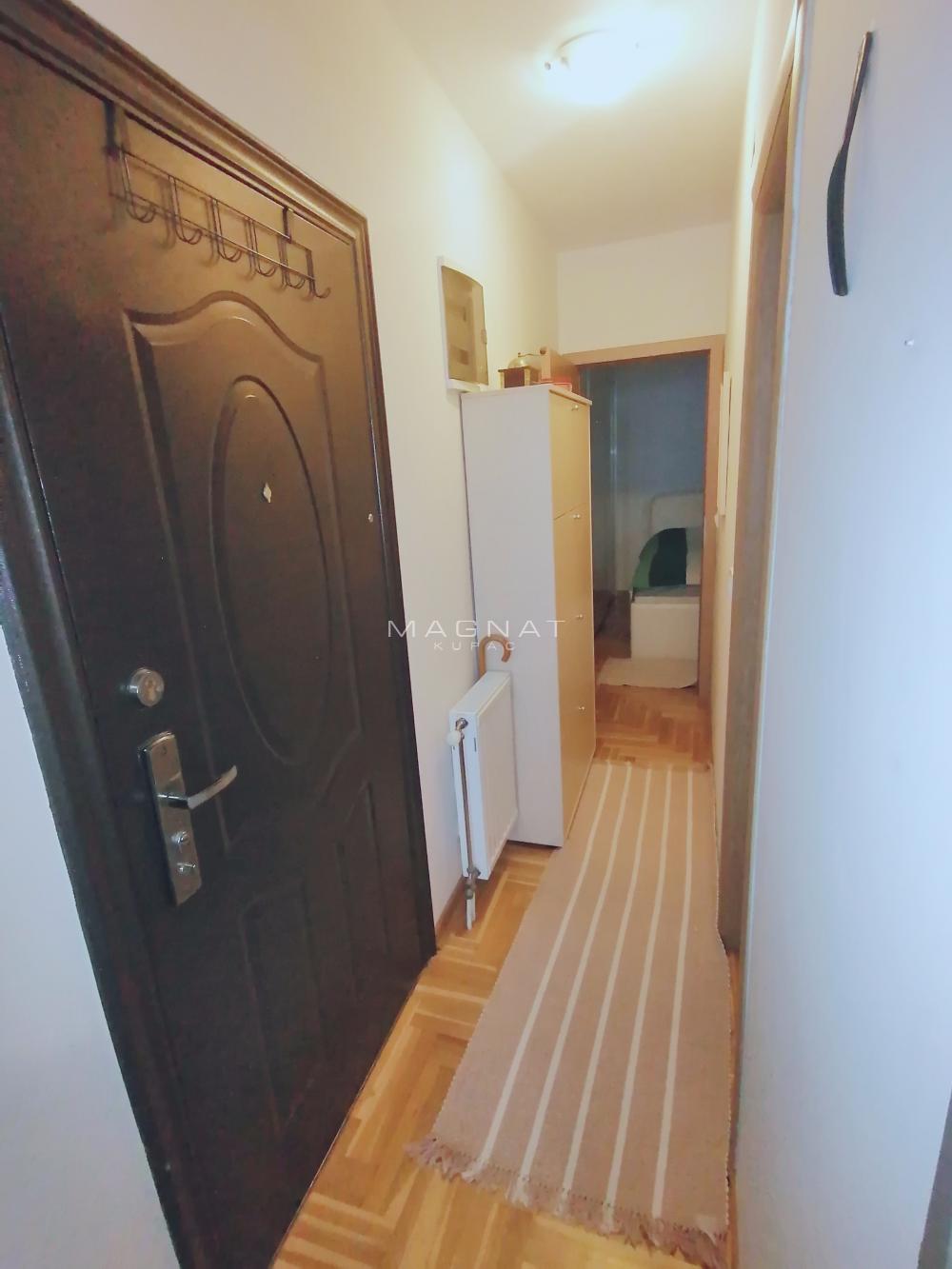 Stan na prodaju u Beogradu, Zvezdara, jednoiposoban, 32m2, cena 112000 evra