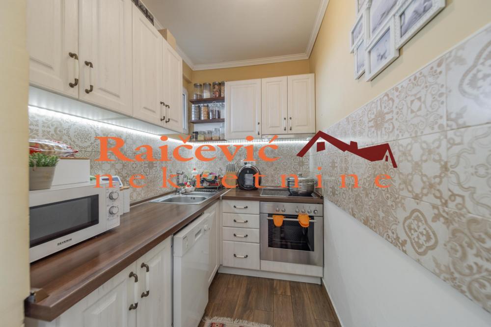 Stan na prodaju u Beogradu, Banjica, 120m2, cena 275000 evra