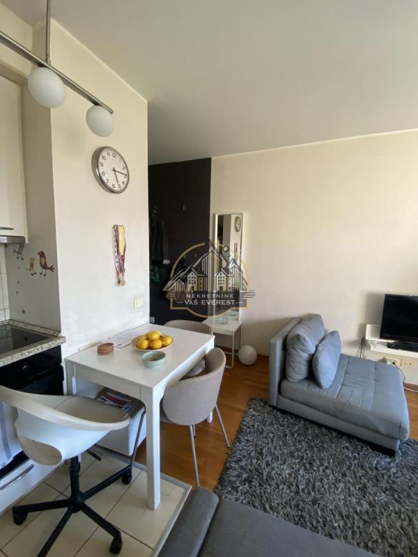 Stan na prodaju u Beogradu, Novi Beograd blok 63, jednosoban, 32m2, cena 135000 evra