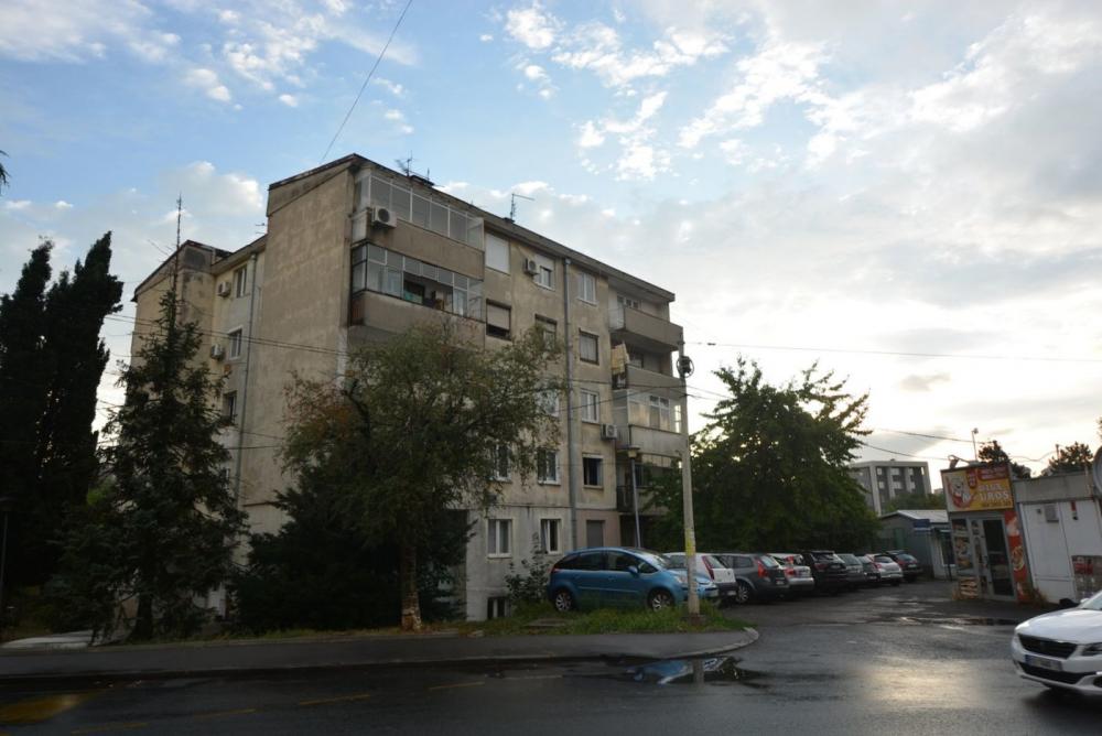 Stan na prodaju u Beogradu, Braće Jerković, dvoiposoban, 64m2, cena 155000 evra