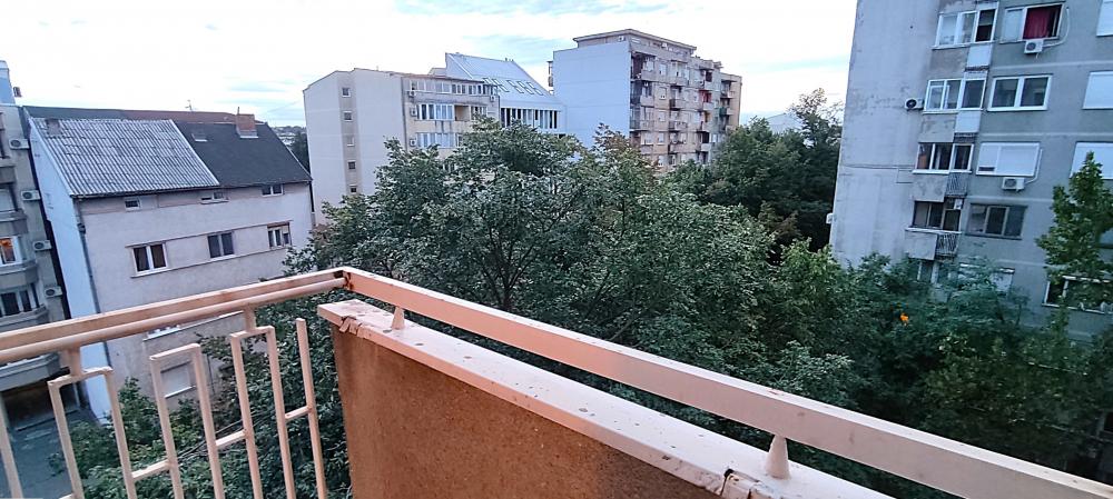 Stan na prodaju u Beogradu, Voždovac, trosoban, 61m2, cena 195000 evra