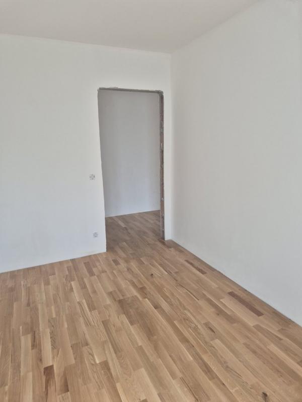 Stan na prodaju u Beogradu, Zemun, cetvorosoban, 79m2, cena 243320 evra
