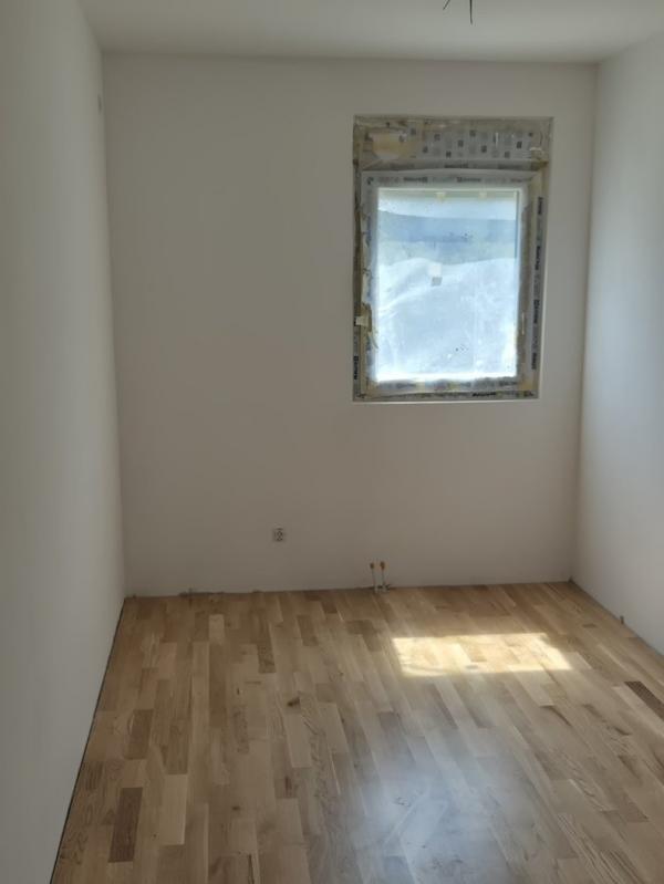 Stan na prodaju u Beogradu, Zemun, cetvorosoban, 79m2, cena 243320 evra