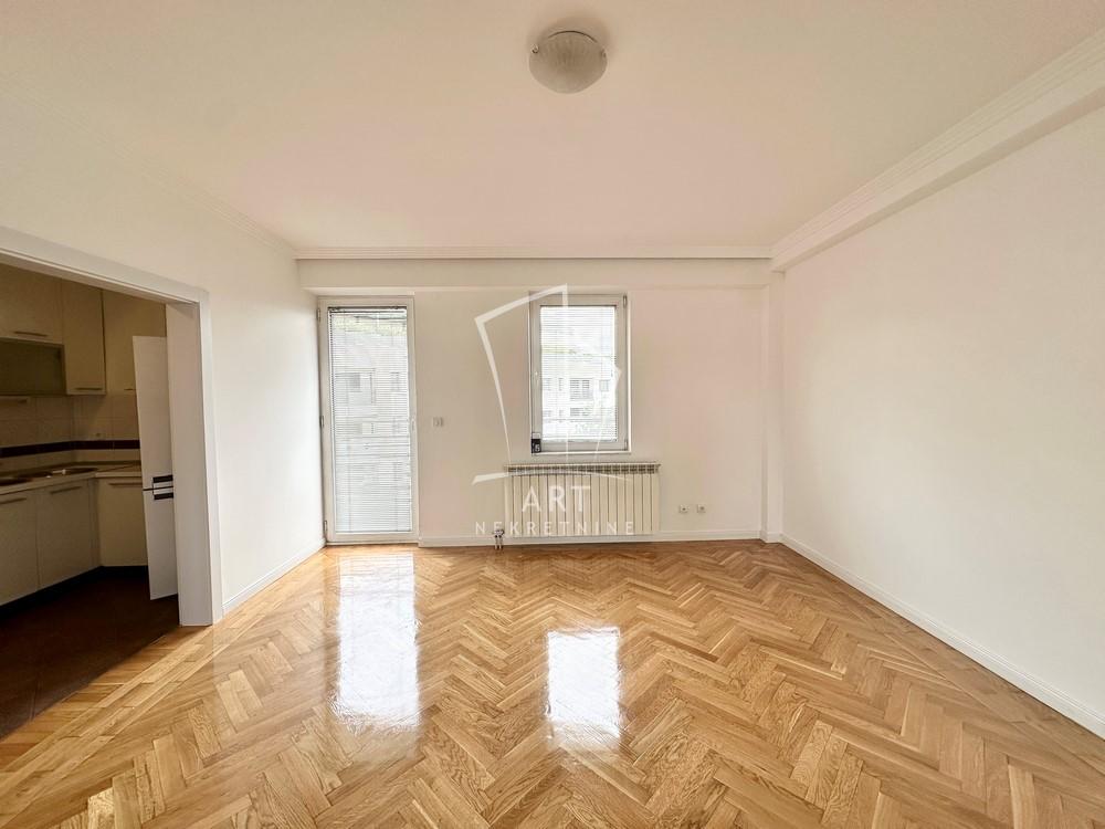 Stan na prodaju u Beogradu, Vračar, cetvorosoban, 144m2, cena 515000 evra
