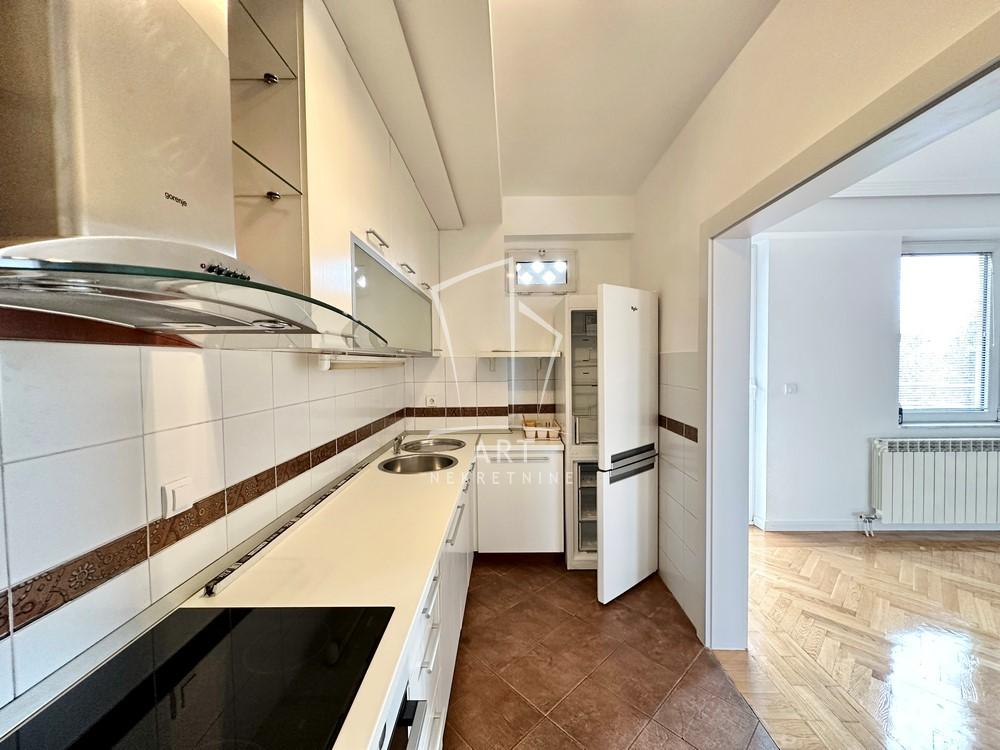 Stan na prodaju u Beogradu, Vračar, cetvorosoban, 144m2, cena 515000 evra