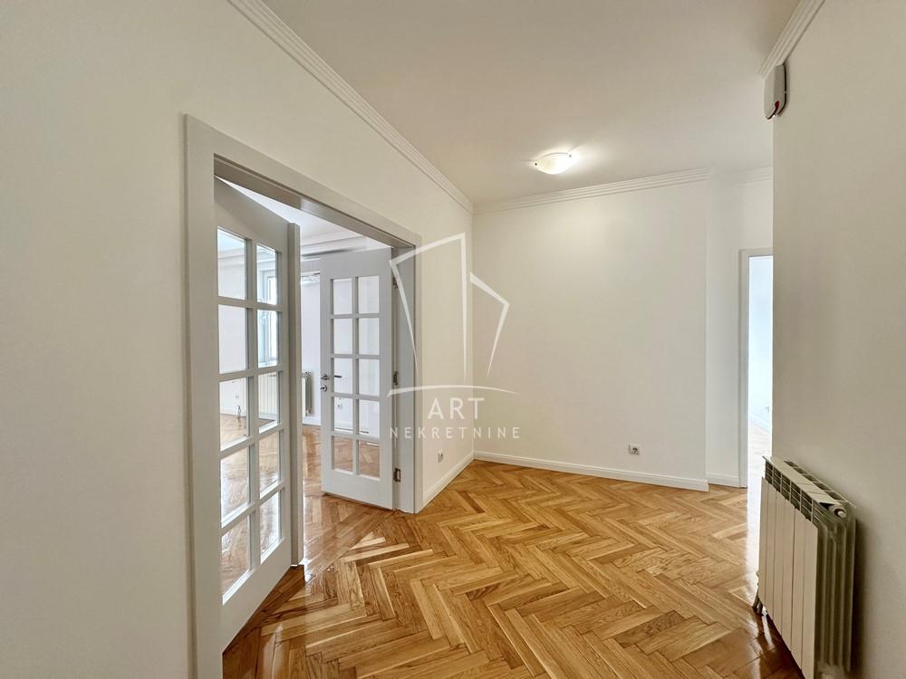 Stan na prodaju u Beogradu, Vračar, cetvorosoban, 144m2, cena 515000 evra