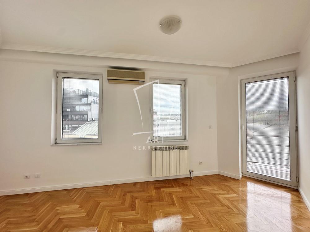 Stan na prodaju u Beogradu, Vračar, cetvorosoban, 144m2, cena 515000 evra