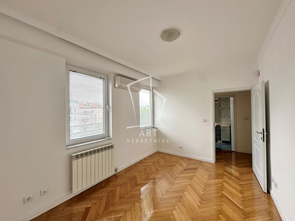 Stan na prodaju u Beogradu, Vračar, cetvorosoban, 144m2, cena 515000 evra