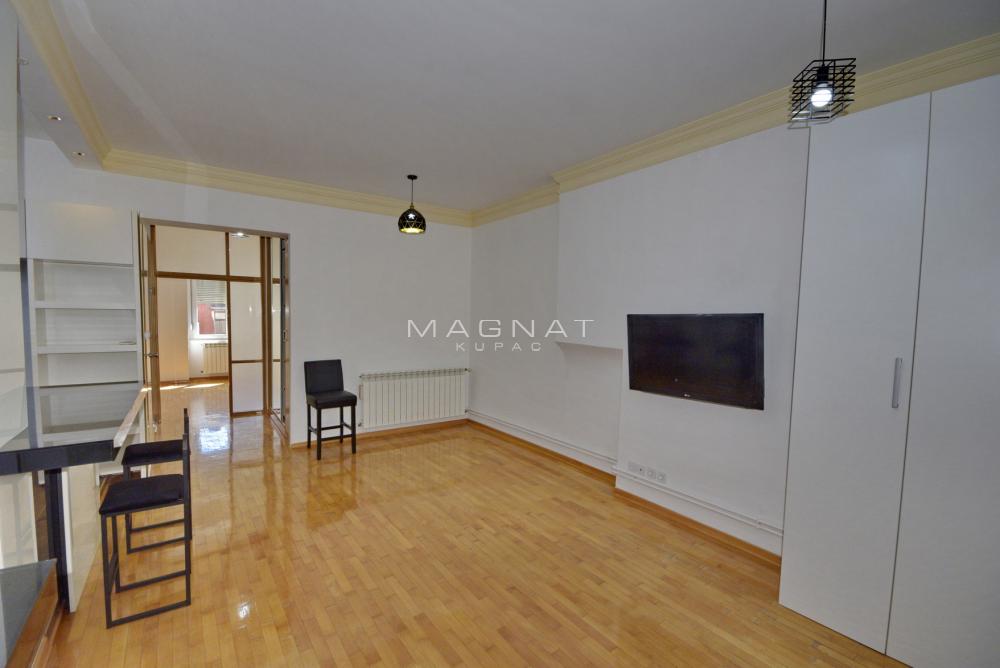 Stan na prodaju u Beogradu, Slavija, dvosoban, 50m2, cena 249900 evra