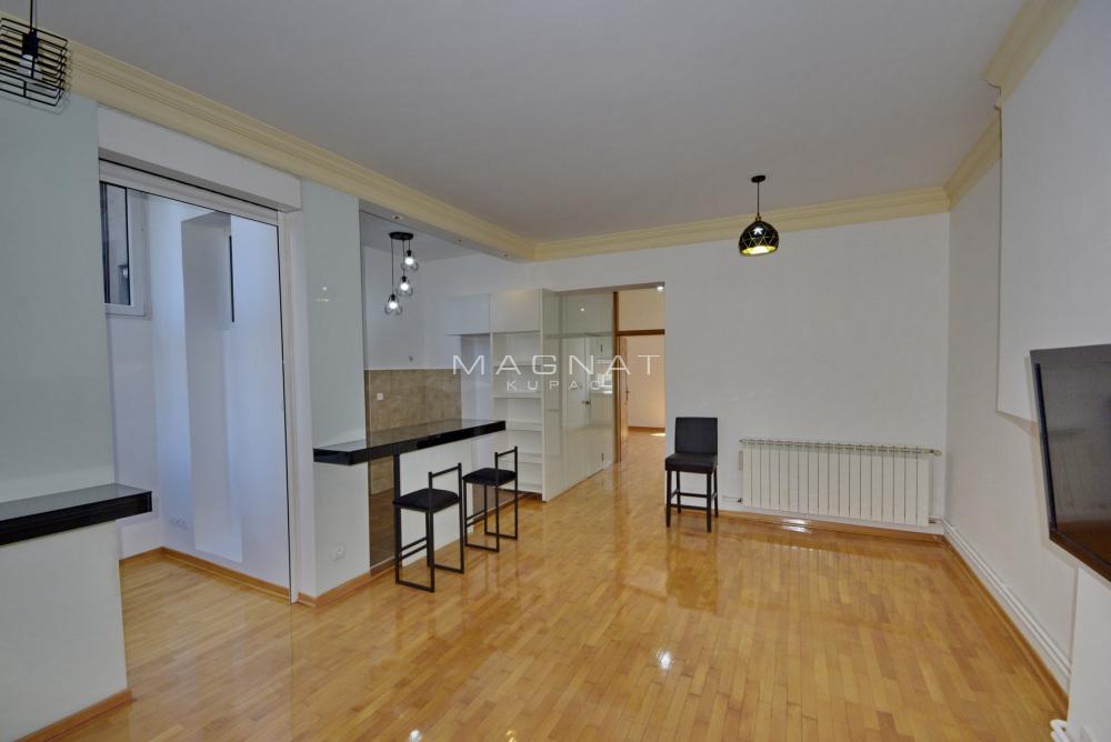 Stan na prodaju u Beogradu, Slavija, dvosoban, 50m2, cena 249900 evra