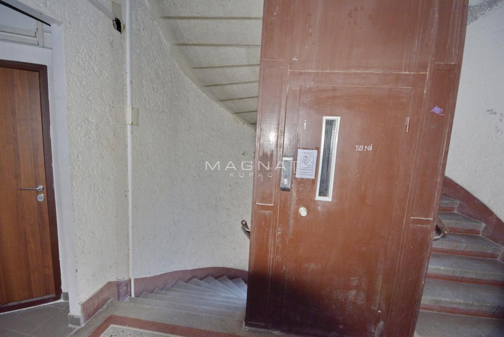 Stan na prodaju u Beogradu, Slavija, dvosoban, 50m2, cena 249900 evra