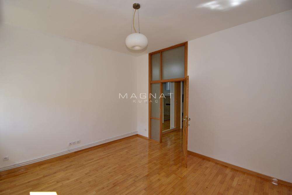 Stan na prodaju u Beogradu, Slavija, dvosoban, 50m2, cena 249900 evra