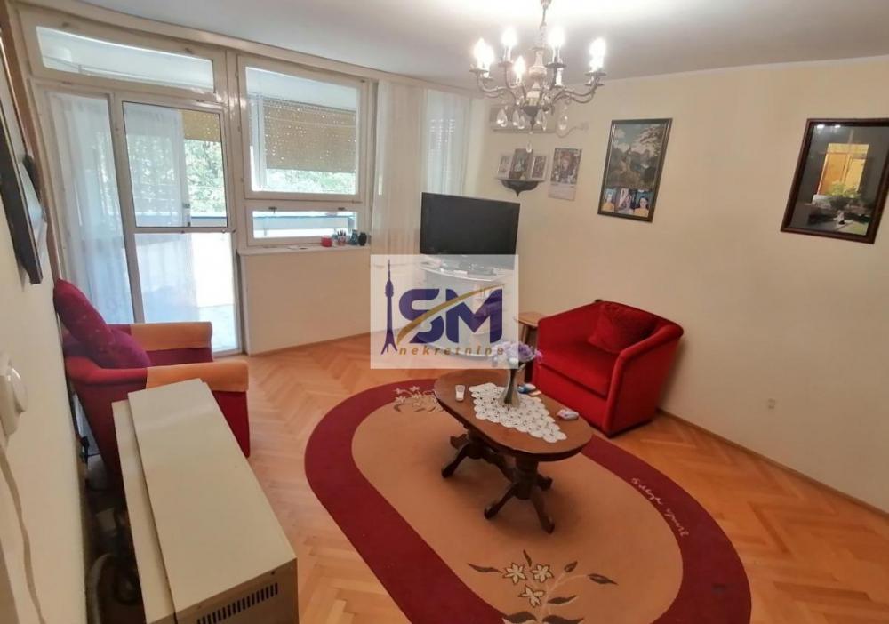 Stan na prodaju u Beogradu, Borča, trosoban, 66m2, cena 132000 evra