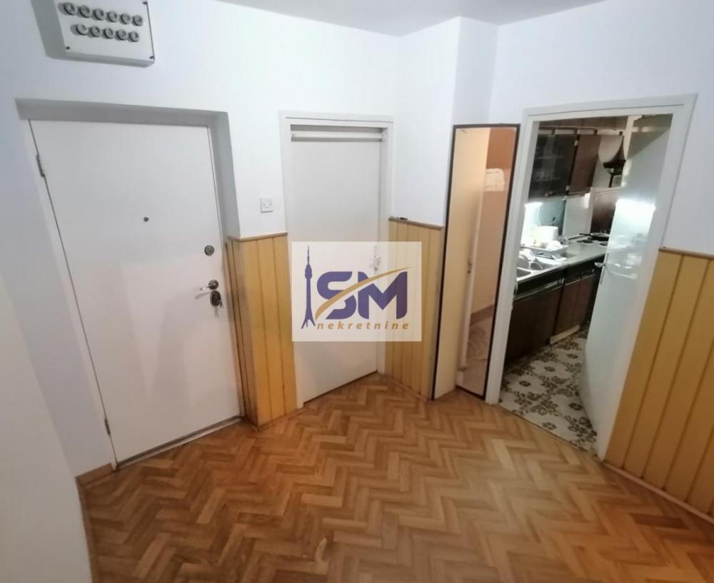 Stan na prodaju u Beogradu, Borča, trosoban, 70m2, cena 132000 evra