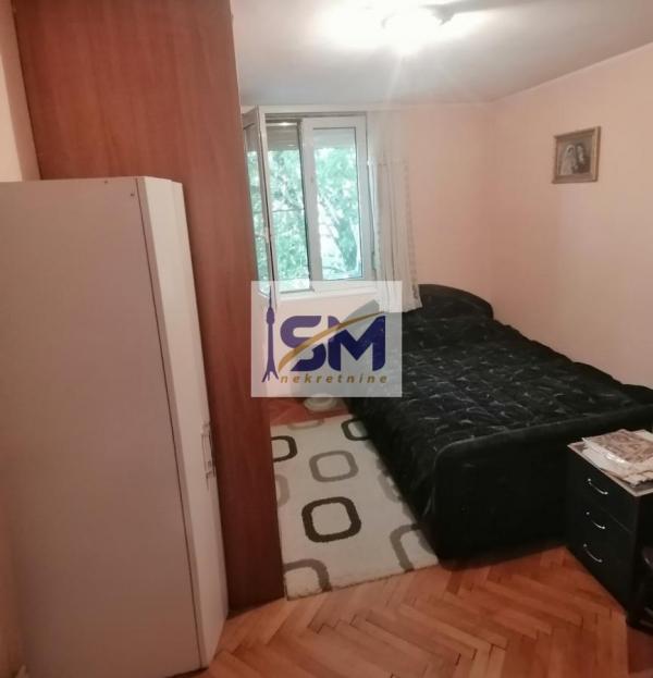 Stan na prodaju u Beogradu, Borča, trosoban, 70m2, cena 132000 evra