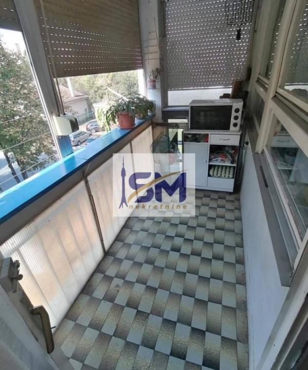 Stan na prodaju u Beogradu, Borča, trosoban, 70m2, cena 132000 evra