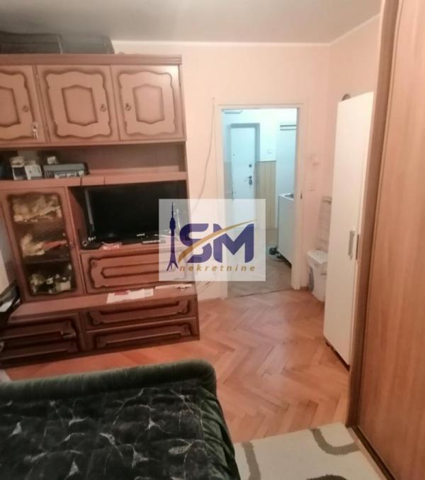 Stan na prodaju u Beogradu, Borča, trosoban, 70m2, cena 132000 evra