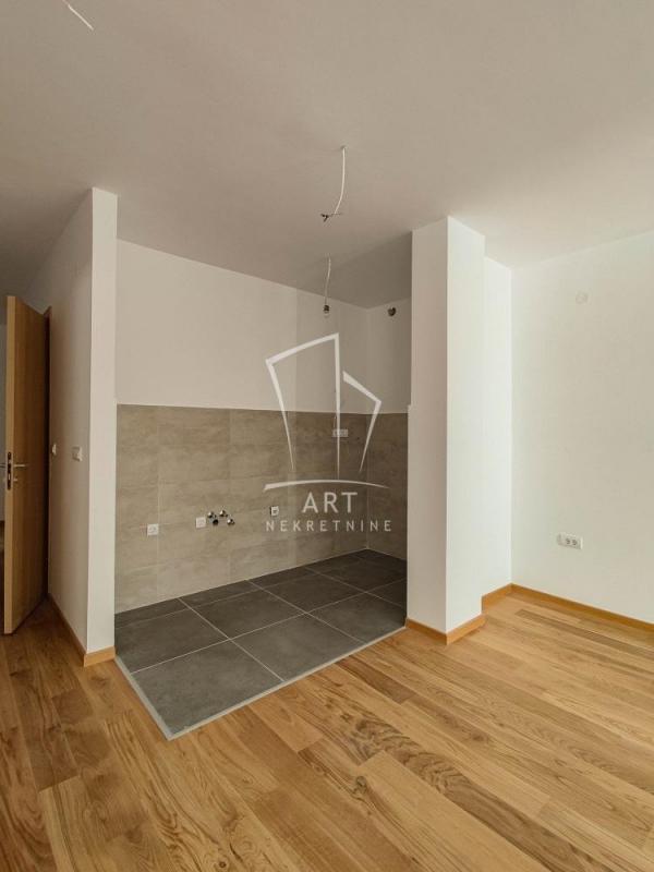 Stan na prodaju u Beogradu, Voždovac, trosoban, 74m2, cena 295000 evra