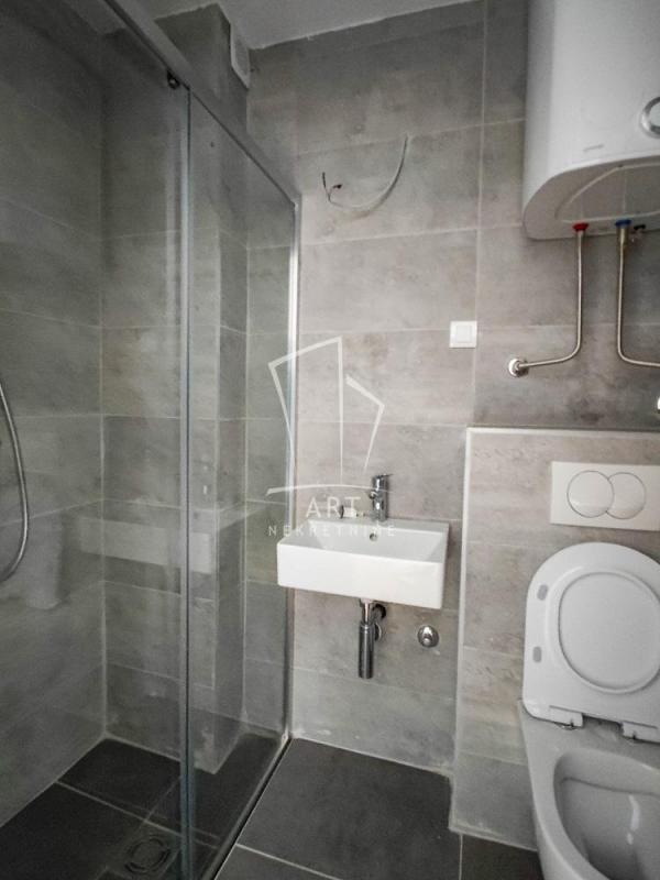 Stan na prodaju u Beogradu, Voždovac, trosoban, 74m2, cena 295000 evra