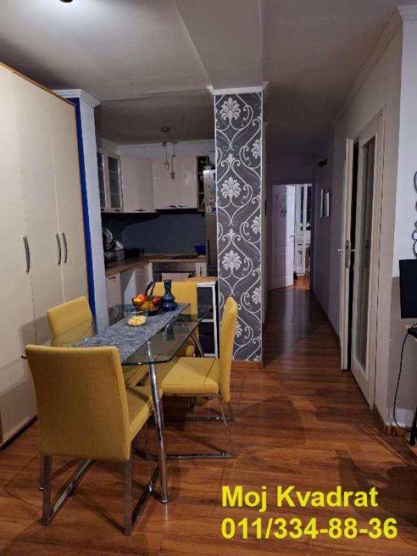 Stan na prodaju u Beogradu, Novi Beograd blok 70 (Kineski TC), dvoiposoban, 65m2, cena 211000 evra