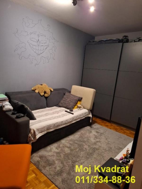 Stan na prodaju u Beogradu, Novi Beograd blok 70 (Kineski TC), dvoiposoban, 65m2, cena 211000 evra