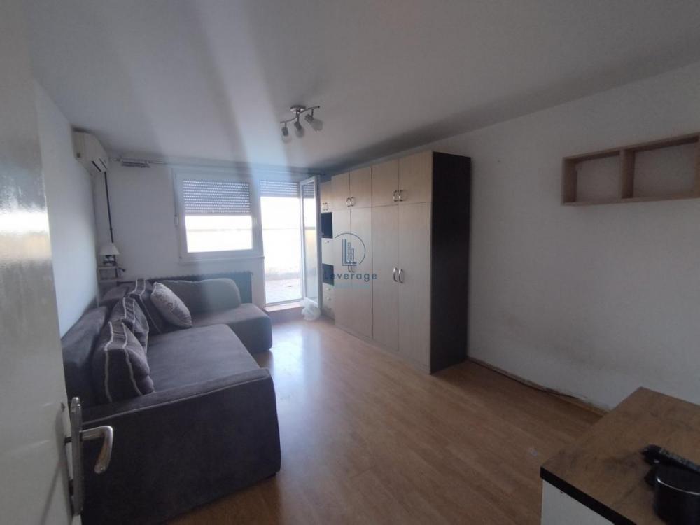 Stan na prodaju u Beogradu, Karaburma, dvosoban, 37m2, cena 107500 evra