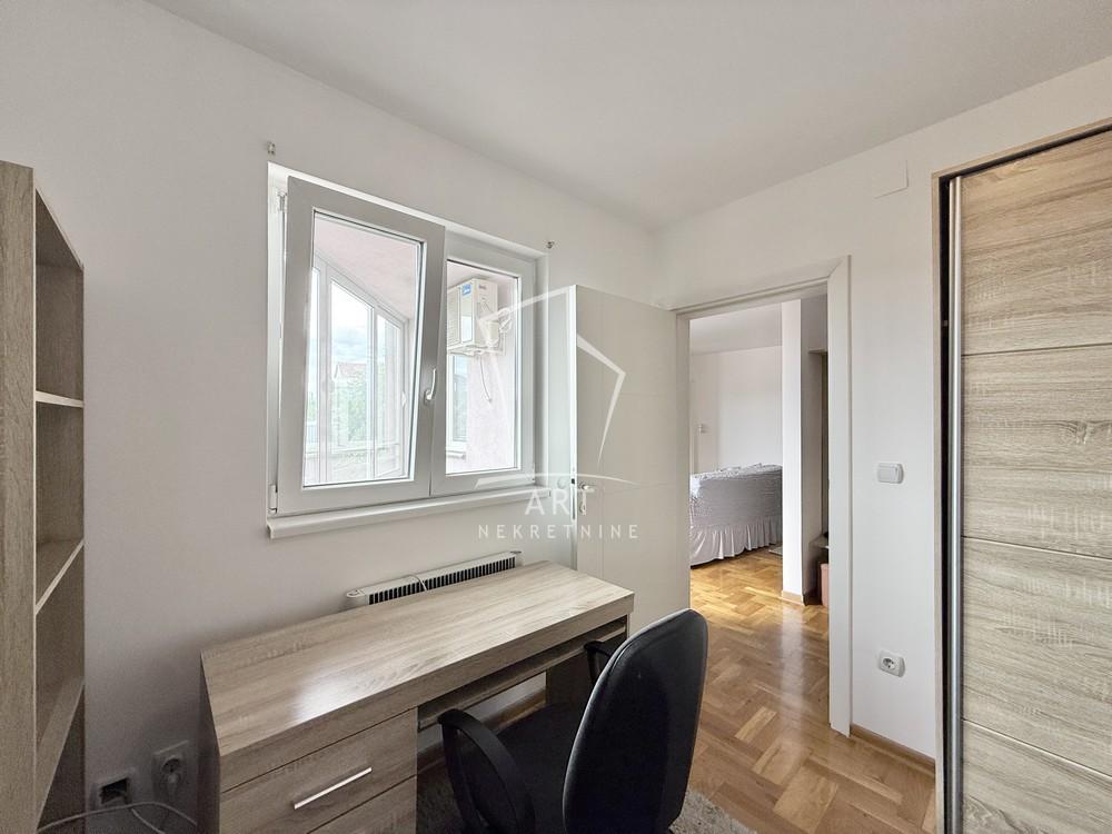 Stan na prodaju u Beogradu, Mirijevo, dvoiposoban, 50m2, cena 140000 evra