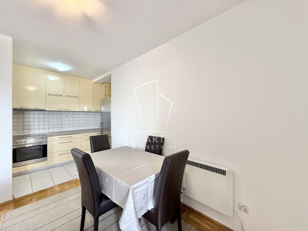 Stan na prodaju u Beogradu, Mirijevo, dvoiposoban, 50m2, cena 140000 evra